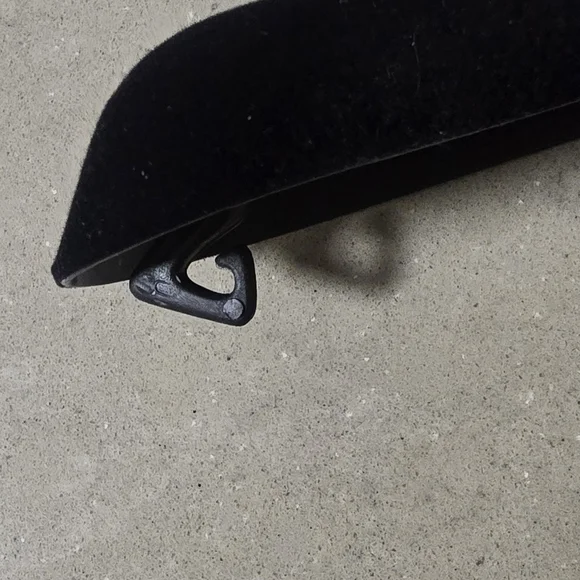 Set of 2 CHANEL Hangers - Picture 3 of 3